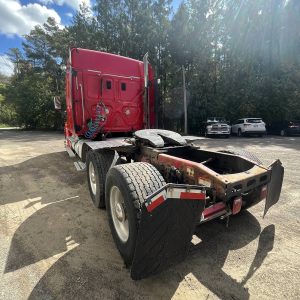 2012 FREIGHTLINER Cascadia Highway Tractor - Image 9