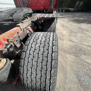 2012 FREIGHTLINER Cascadia Highway Tractor - Image 11