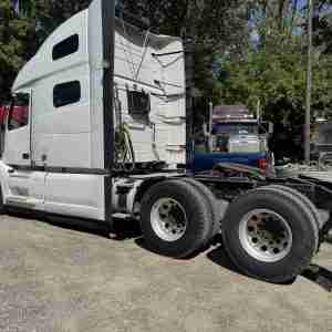 2019 Volvo VNL 760 - Image 5