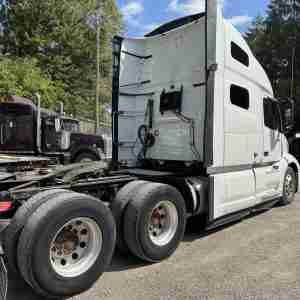 2019 Volvo VNL 760 - Image 4