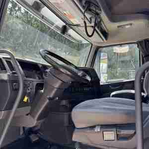 2019 Volvo VNL 760 - Image 13
