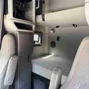 2019 Volvo VNL 760 - Image 12