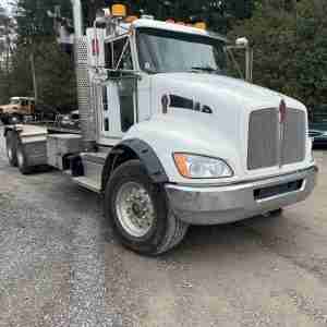 2022 Kenworth T370 Hook Lift - Image 1