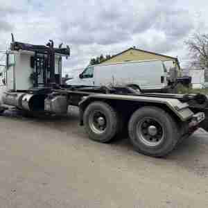2022 Kenworth T370 Hook Lift - Image 3