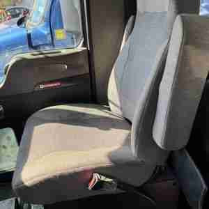 2022 Kenworth T370 Hook Lift - Image 10